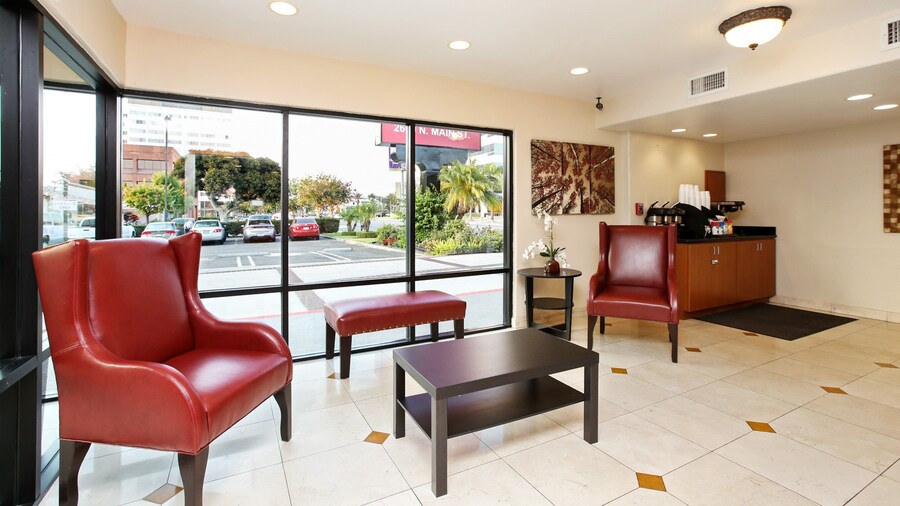 Red Roof Inn Santa Ana