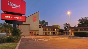 Exterior - Red Roof Inn Santa Ana (Santa Ana)