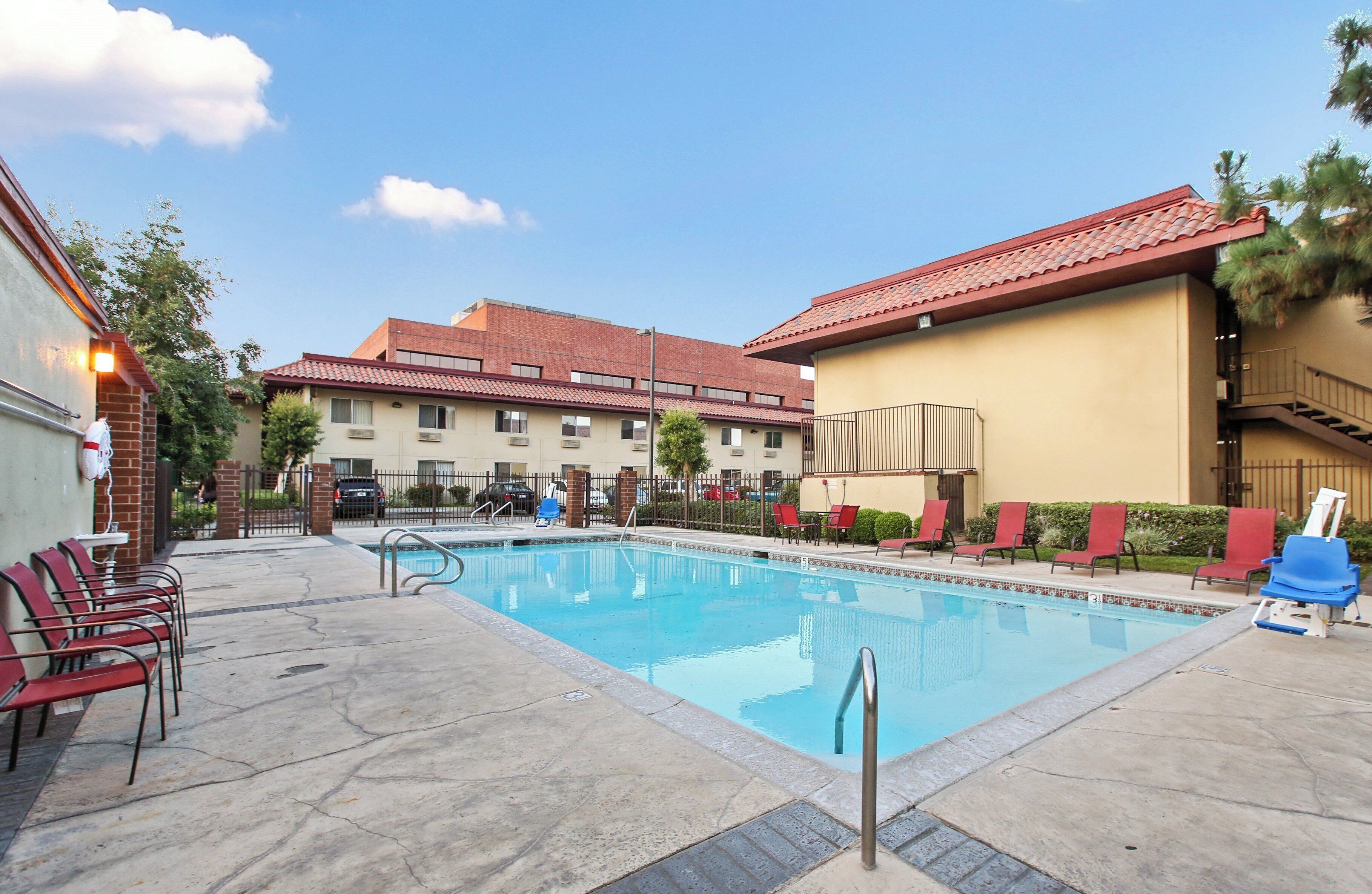 Outdoor pool, open 10:00 AM to 10:00 PM, sun loungers