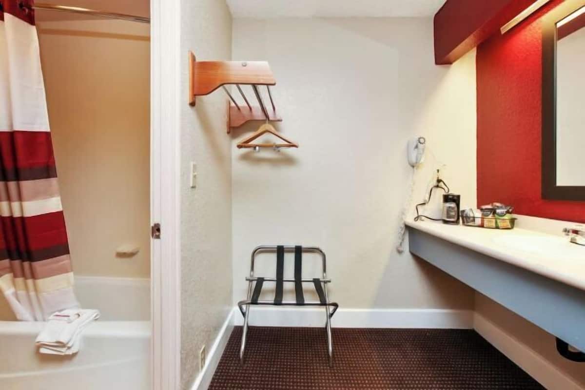 Free toiletries, towels