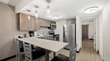 Suite, Multiple Beds, Kitchen, Poolside (Smoke Free) | Private kitchen