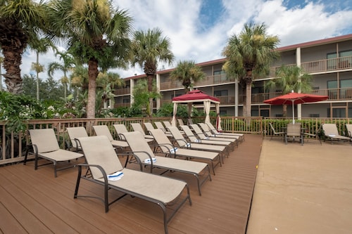 Red Roof Inn PLUS+ & Suites Naples Downtown-5th Ave S