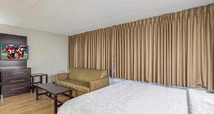 Red Roof Inn PLUS+ Boston - Woburn/ Burlington