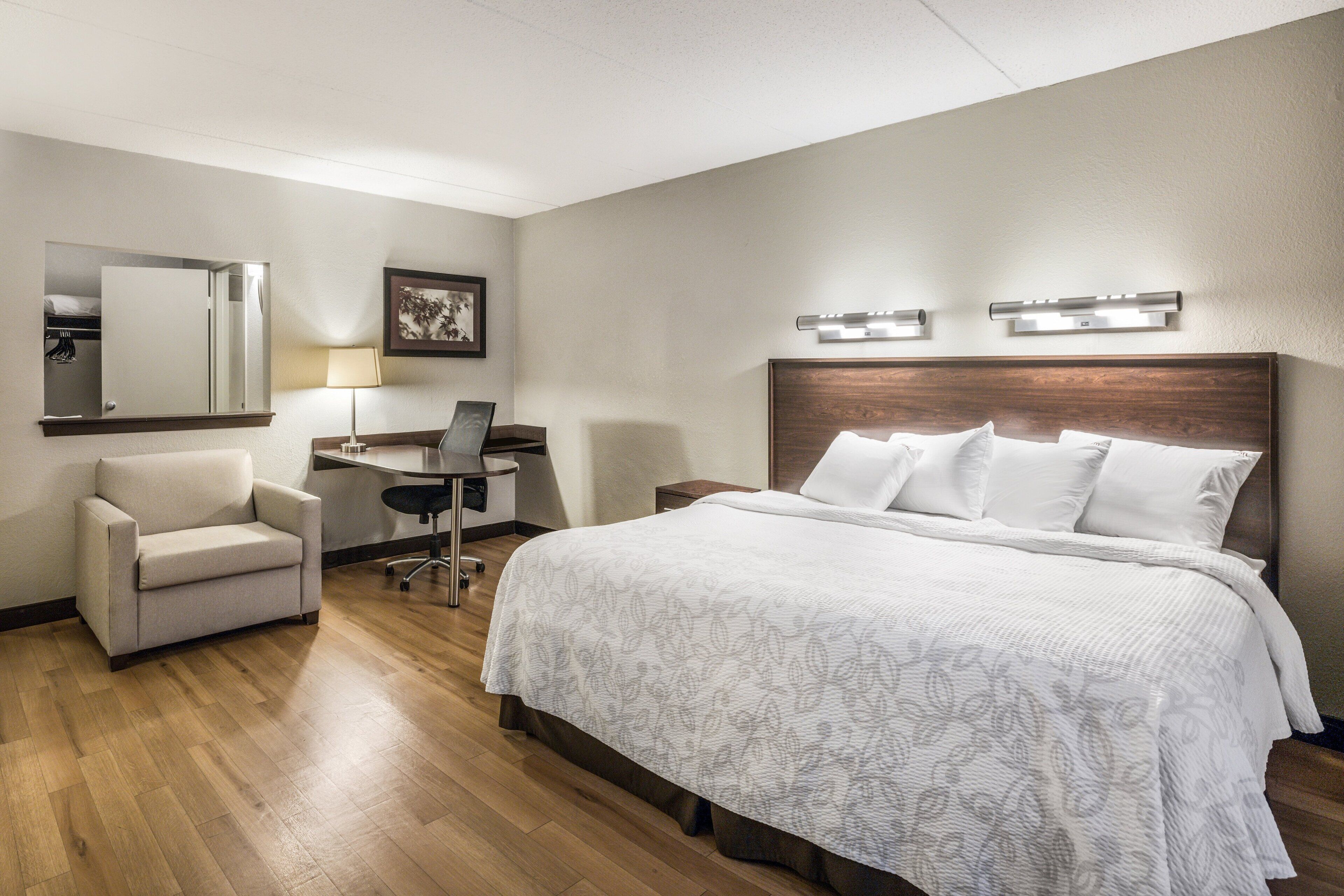 Photo - Red Roof Inn PLUS+ Boston - Woburn/ Burlington