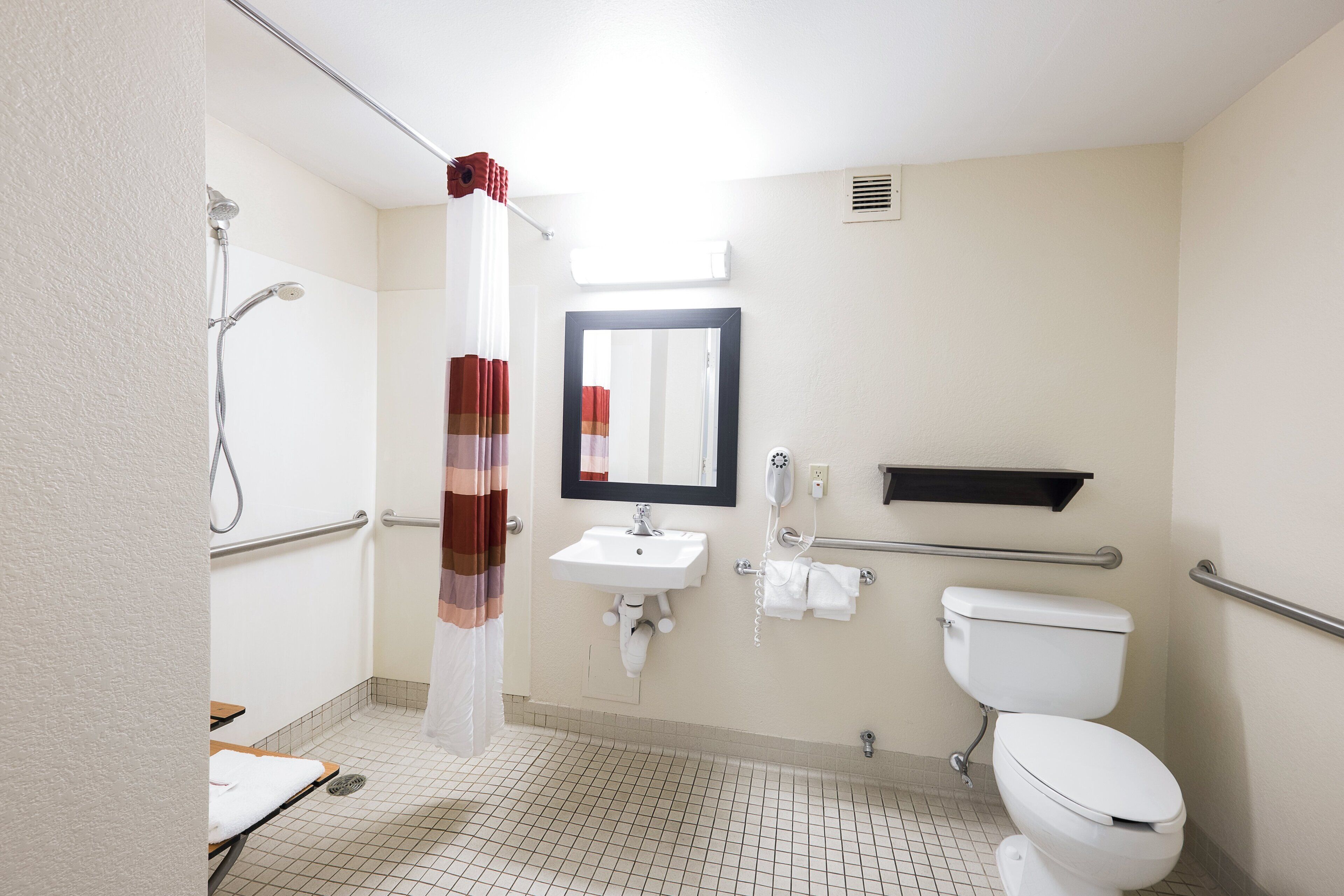 Photo - Red Roof Inn PLUS+ Boston - Woburn/ Burlington