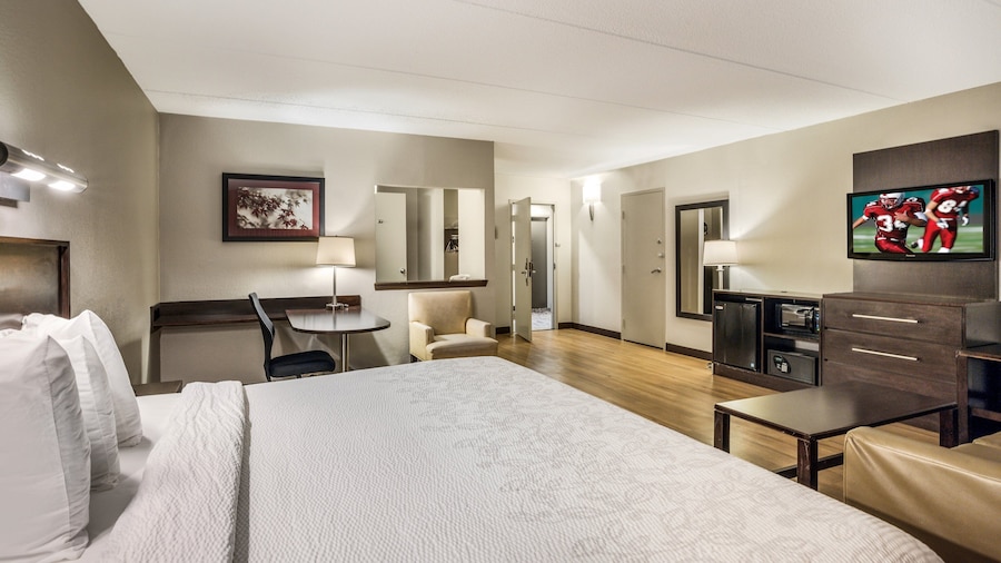 Red Roof Inn PLUS+ Boston - Woburn/ Burlington