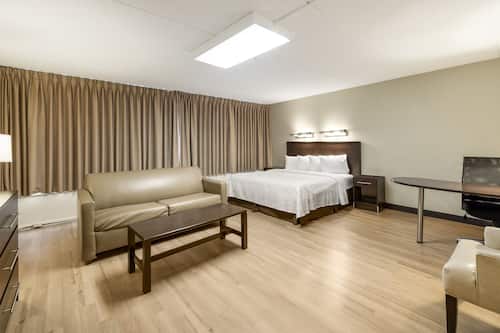 1 quarto, cofres nos quartos, escrivaninha