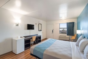 Schreibtisch, Bügeleisen/Bügelbrett, kostenloses WLAN, Bettwäsche