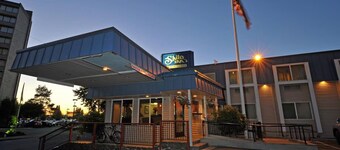 District Hotel by OYO Portland Convention Center