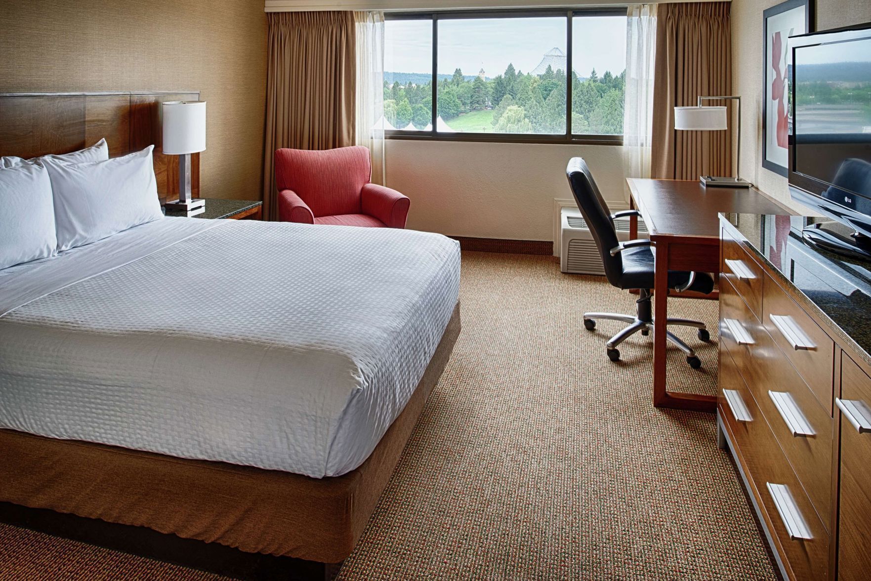 Premium bedding, down comforters, pillowtop beds, desk