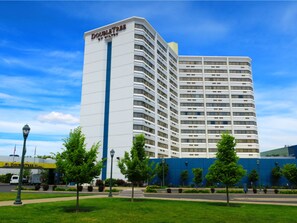 Building design - DoubleTree by Hilton Spokane City Center (Spokane)