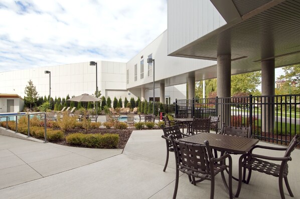 Terrace/patio - DoubleTree by Hilton Spokane City Center (Spokane)
