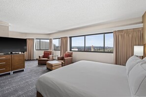 Premium bedding, down comforters, pillowtop beds, desk - DoubleTree by Hilton Spokane City Center (Spokane)