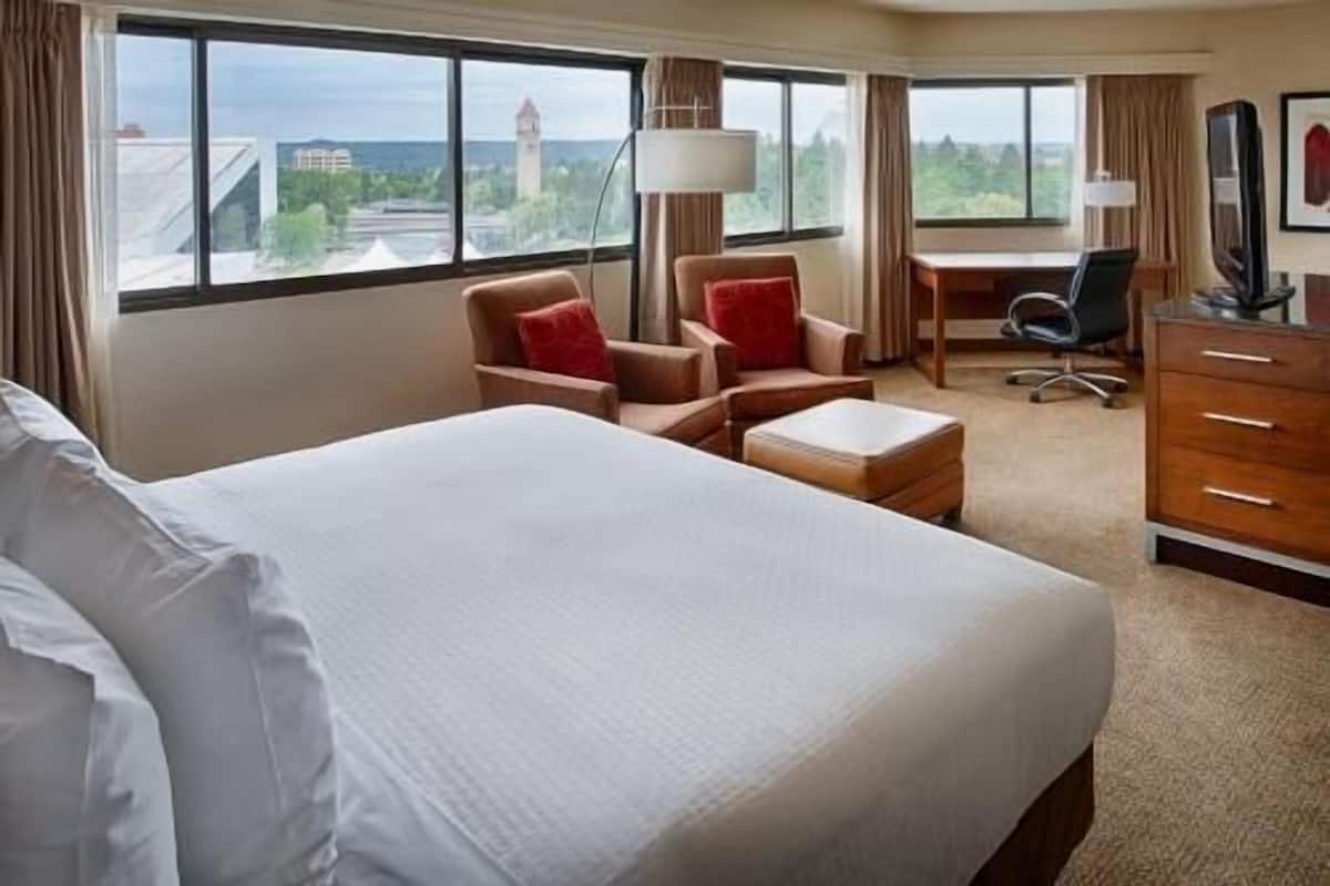 Premium bedding, down comforters, pillowtop beds, desk