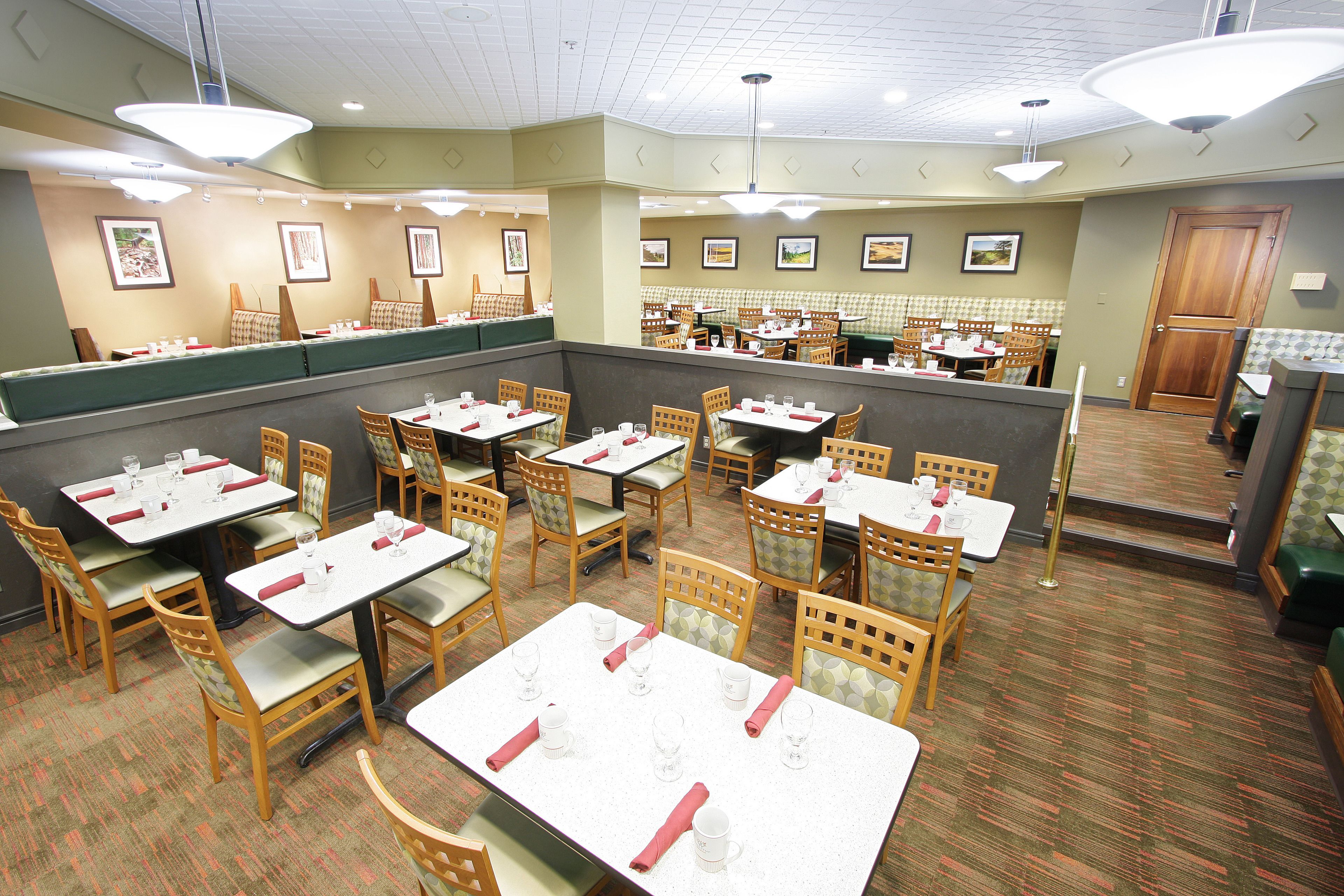 Petit déjeuner complet servi tous les jours en supplément