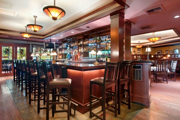 Bar (on property) - DoubleTree by Hilton Spokane City Center (Spokane)