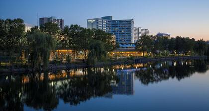 DoubleTree by Hilton Spokane City Center