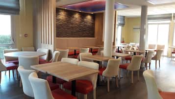 Breakfast and dinner served, Regional cuisine