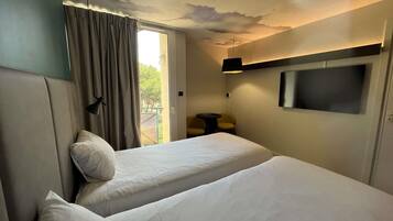 Standardværelse - 2 enkeltsenge | Skrivebord, lydisolering, strygejern/strygebræt, gratis Wi-Fi