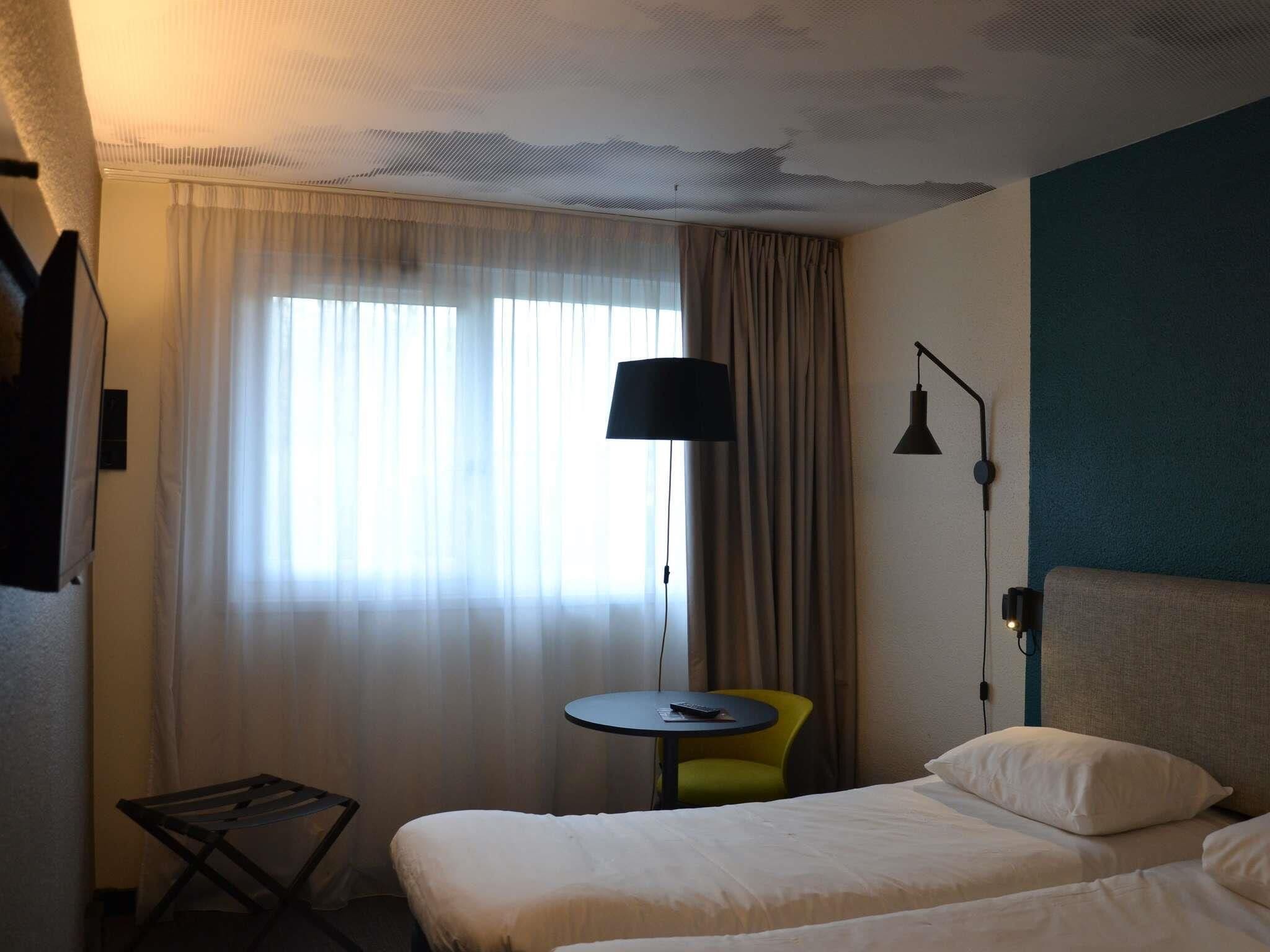 Habitación estándar, 2 camas individuales | Ropa de cama de alta calidad, escritorio, insonorización y wifi gratis 