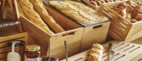 Déjeuner continental servi tous les jours en supplément