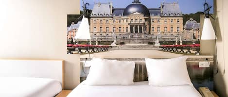 Standard Double Room, 1 Double Bed | In-room safe, desk, soundproofing, iron/ironing board