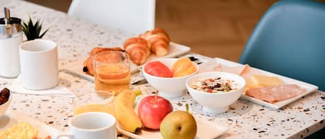 Daily buffet breakfast for a fee
