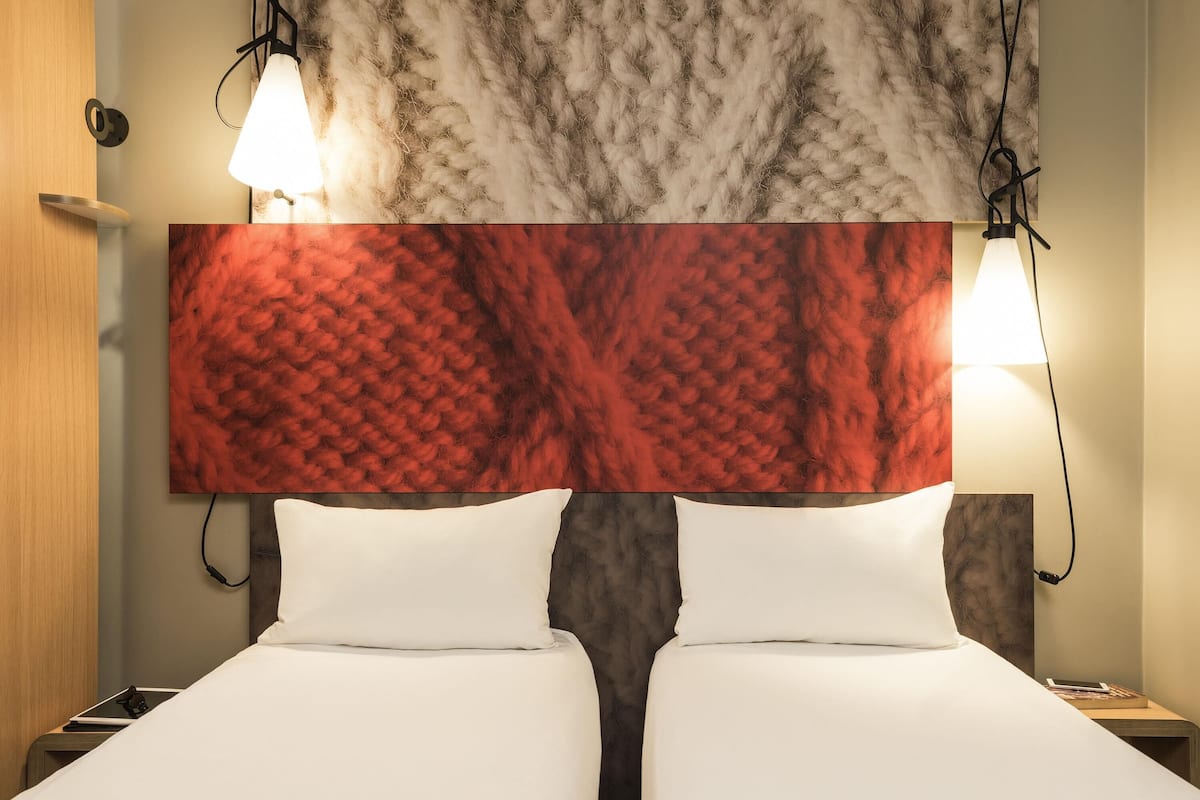 Standard Twin Room, 2 Twin Beds | Premium bedding, in-room safe, desk, soundproofing