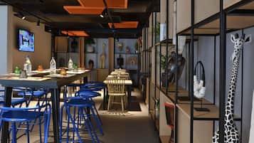 Lunch and dinner served, Regional cuisine