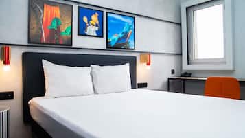 Premium bedding, in-room safe, desk, laptop workspace