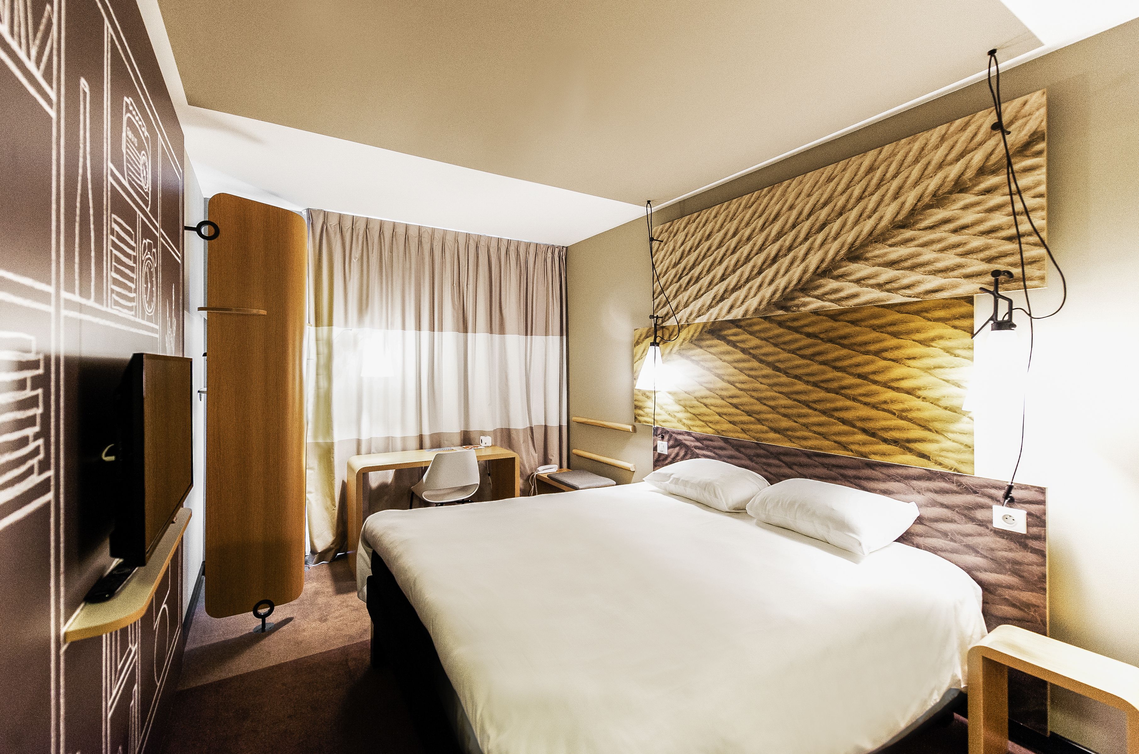 standard room, 2 single beds | premium bedding, in-room safe, individually decorated