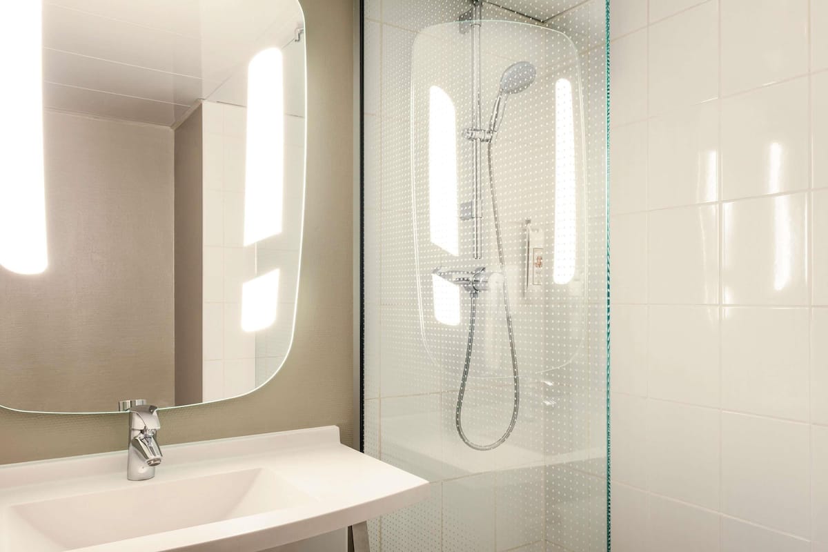 Literie de qualité supérieure, coffres-forts dans les chambres