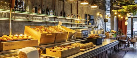 Frokostbuffé hver dag (mot et tillegg)