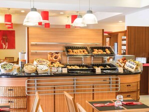 Daily buffet breakfast (EUR 9.00 per person)