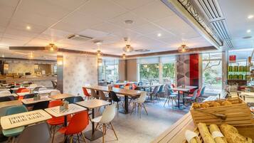 Daily buffet breakfast (EUR 14.40 per person)