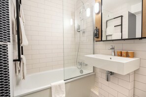 Ympäristöystävälliset hygieniatuotteet, hiustenkuivaaja, pyyhkeet