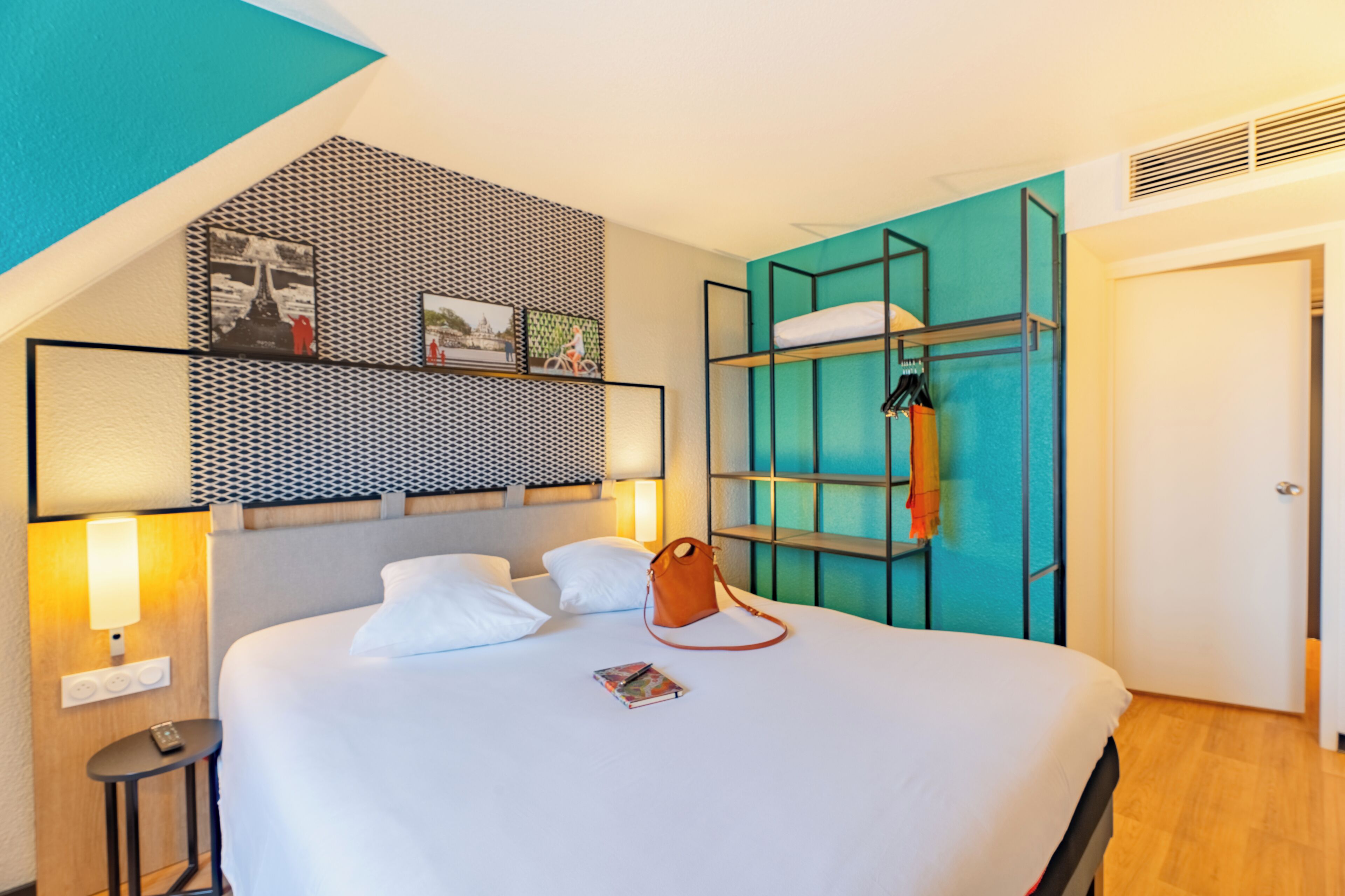 Standard Room, 1 Double Bed | Egyptian cotton sheets, premium bedding, in-room safe, desk