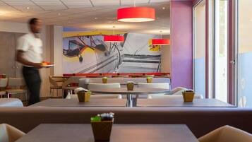 Morgenmadsbuffet hver dag (12.90 EUR pr. person)