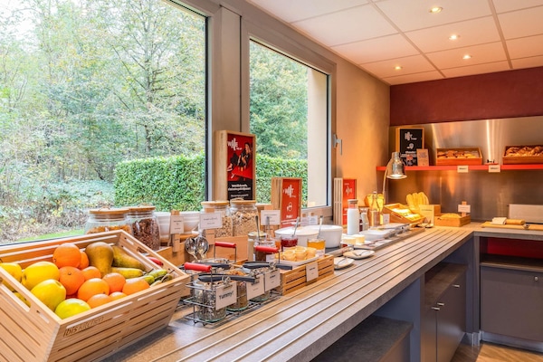 Daily buffet breakfast for a fee