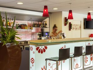 Bar (on property) - Ibis Jouy en Josas Velizy (Jouy-en-Josas)
