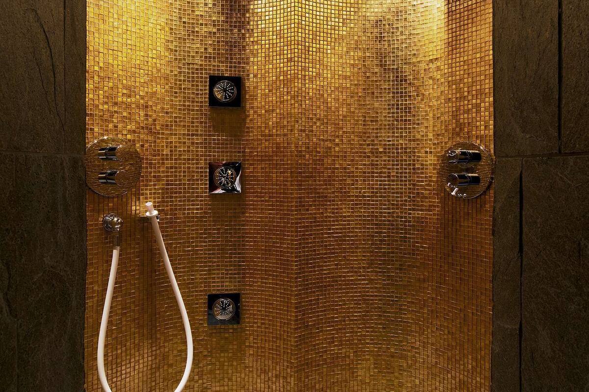 couples treatment room(s), sauna, steam room, body treatments