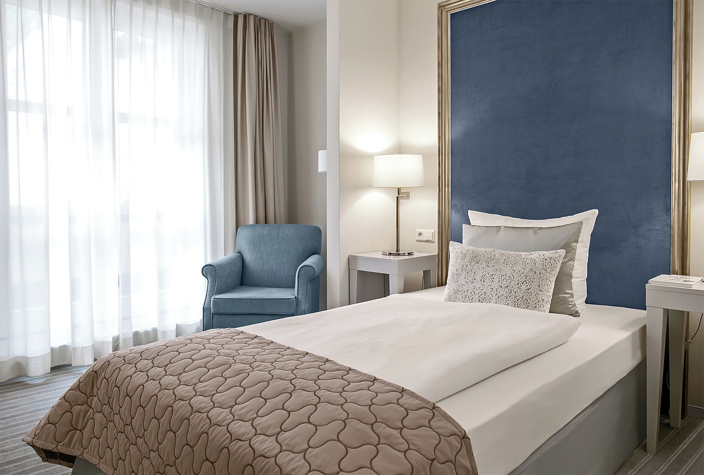 Enkeltrom – superior | Sengetøy av topp kvalitet, skrivebord og skrivebord for bærbar PC