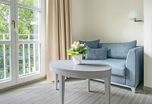 Deluxe Double Room | Premium bedding, desk, laptop workspace, blackout drapes