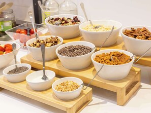 Daily continental breakfast (EUR 18 per person)