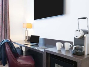 Privilege, Superior Double Room, 1 Double Bed | Premium bedding, Select Comfort beds, in-room safe - Hôtel Mercure Strasbourg Centre Petite France (Strasbourg)