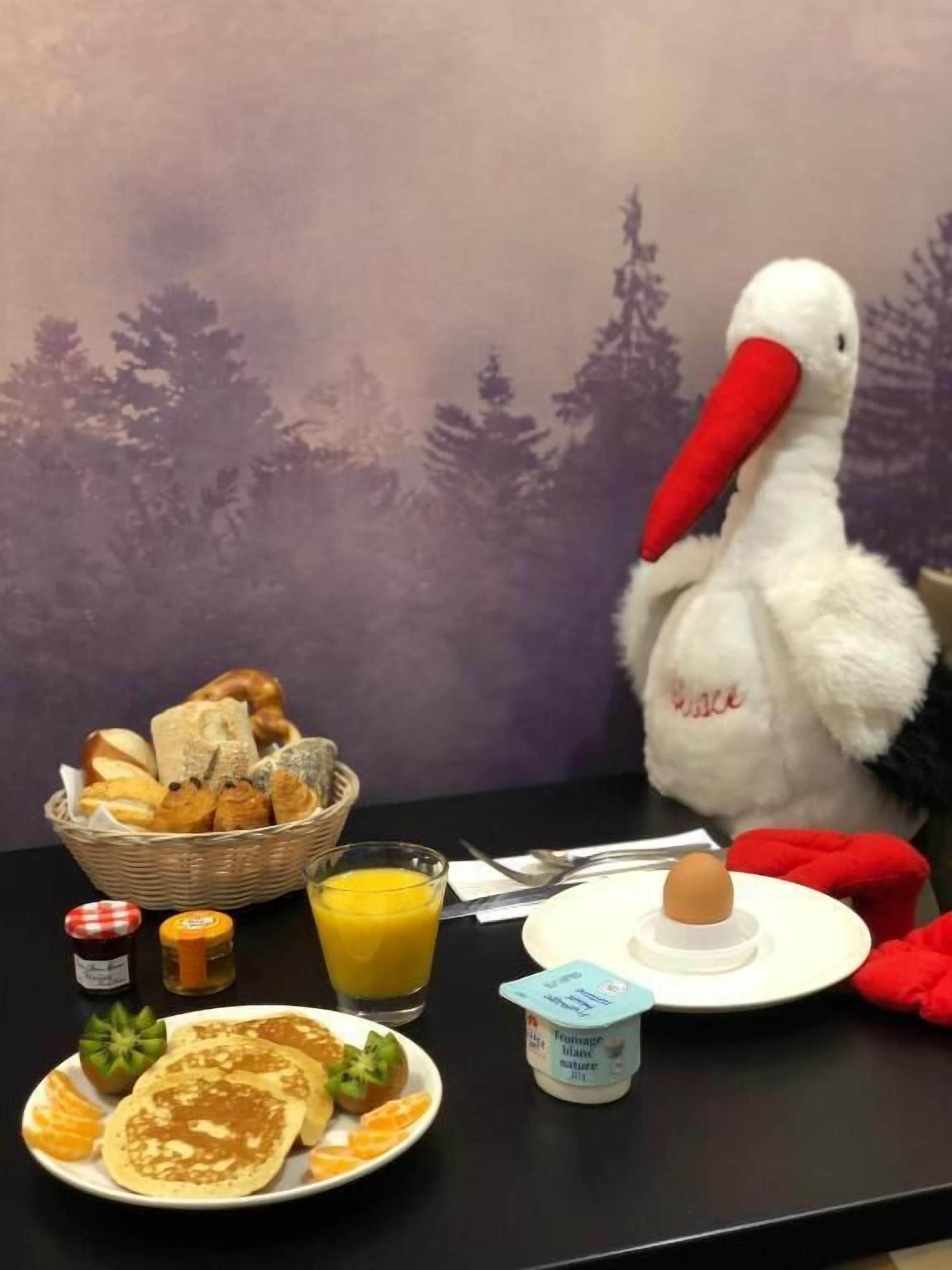 daily continental breakfast (eur 18 per person)