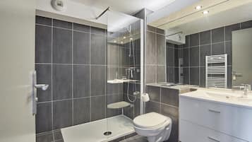 Studio | Bathroom