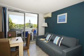 Cots/infant beds, free WiFi - Odalys Résidence Aqualia (Balaruc-les-Bains)