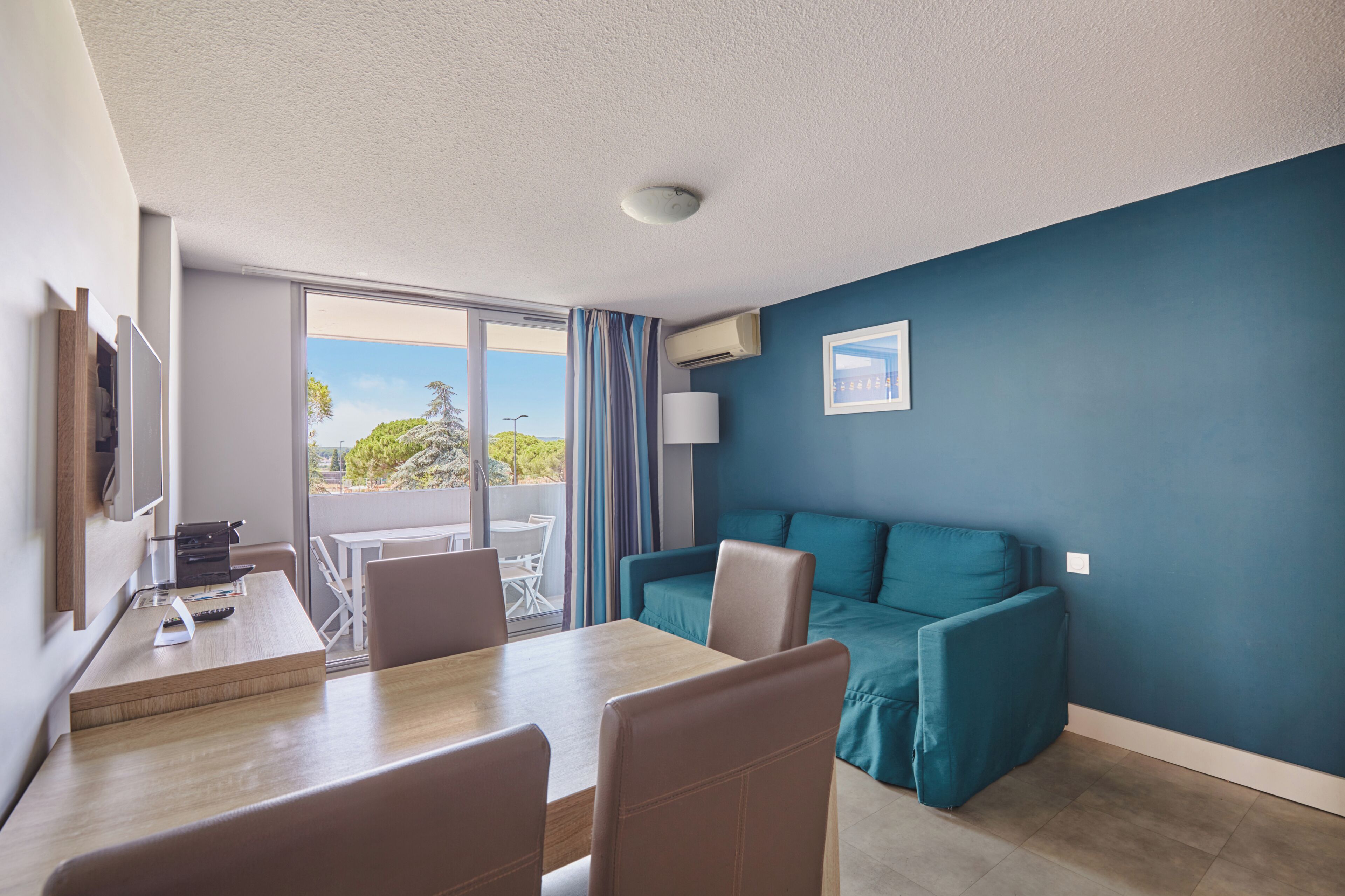 Superior Apartment, 1 Bedroom | Living area