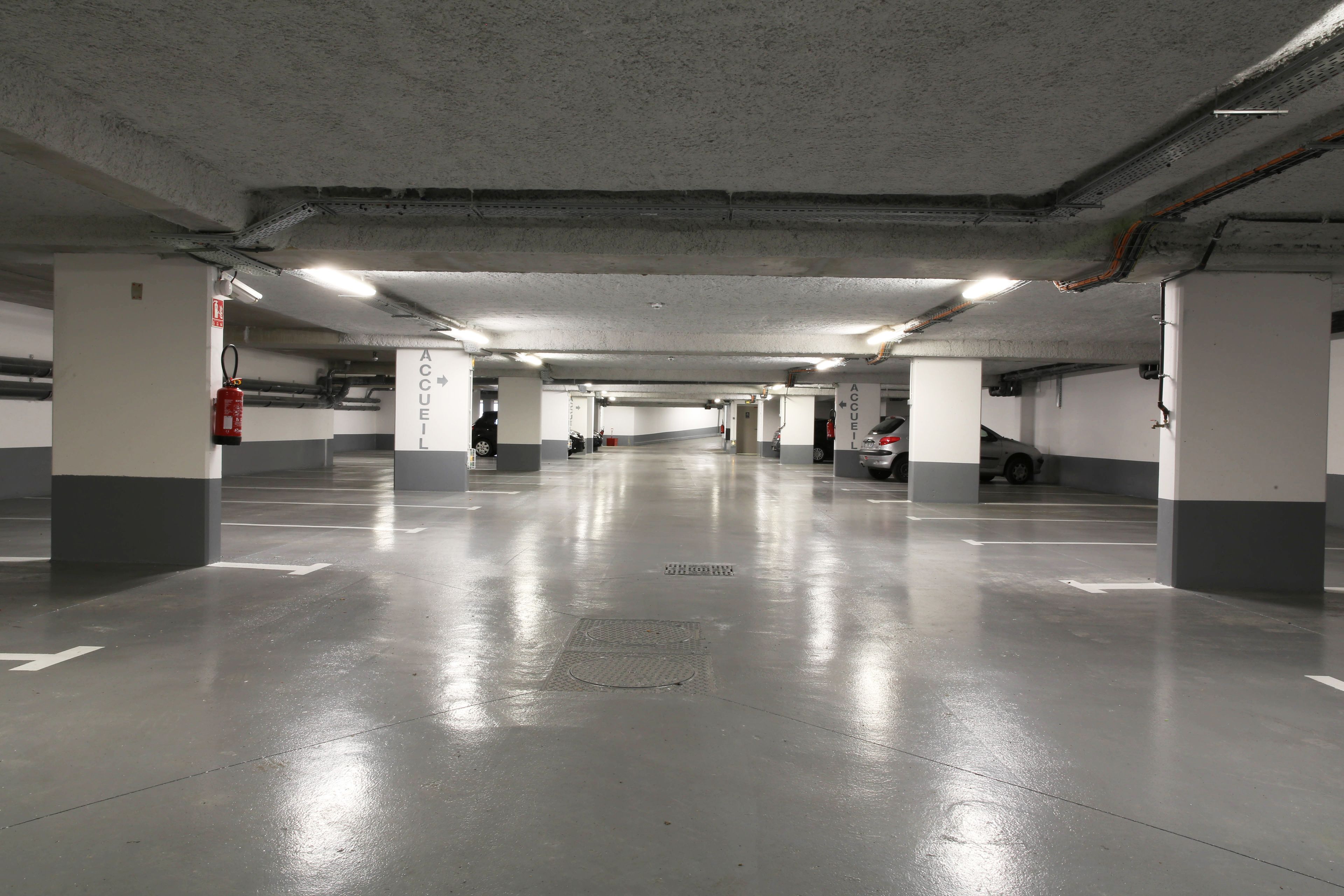 self-parking (surcharge) 8 per day